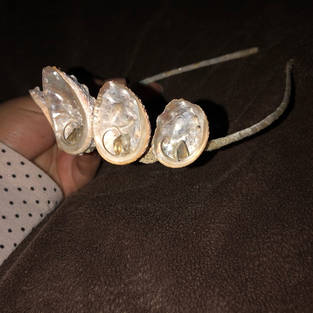 Seashell crown - Picture 3 of 4